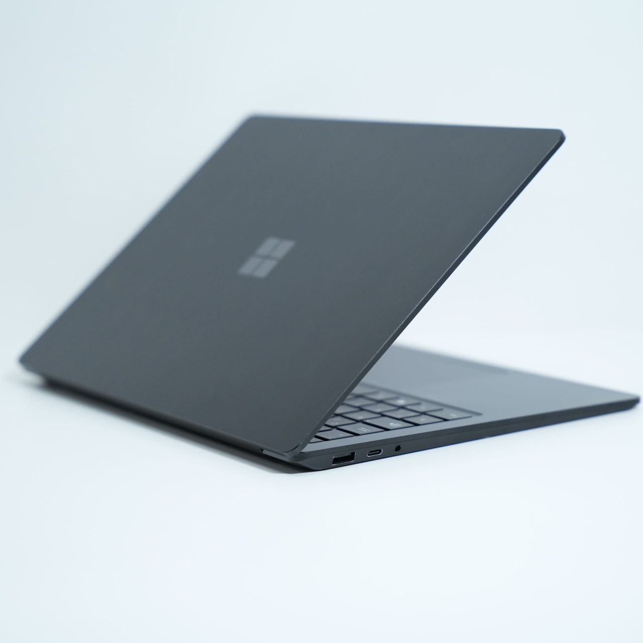 Laptop Microsoft Surface Laptop 4, Intel Core i7-1185G7, 13.5", Rezolutie 2256 x 1504, 16 GB DDR5, SSD de 256 GB, Intel Iris Xe Graphics - imagine 3