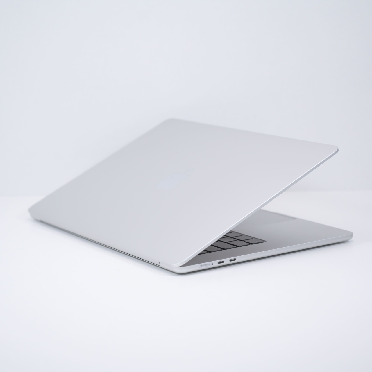 Laptop Apple Macbook Air A3241 (15-inch, M4, 2025), Apple M4, 15.3