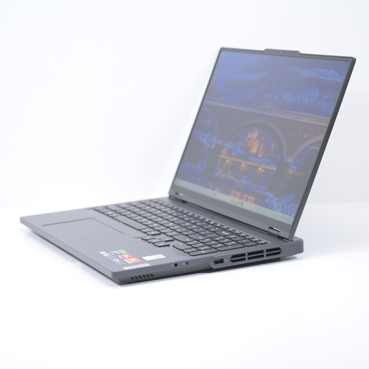 Laptop Lenovo LENOVO Legion Pro 5 16ARX8, AMD Ryzen 7 7745HX, Rezolutie 2560x1600, 16