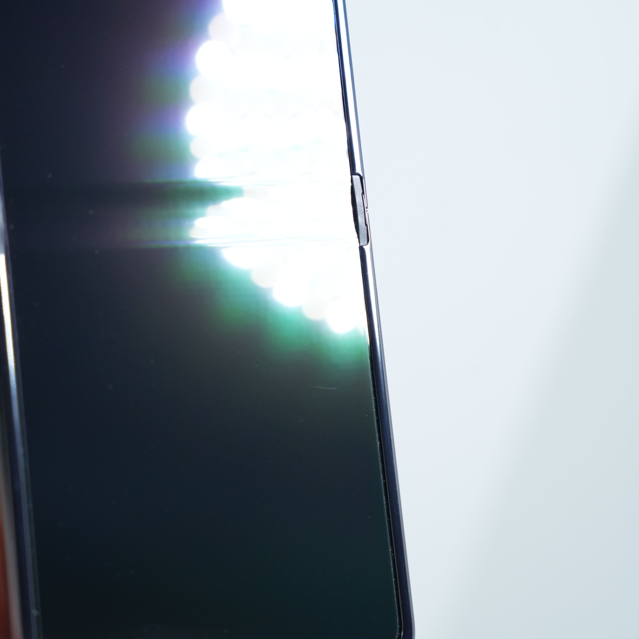 Telefon Motorola Razr 50 256GB, Koala Grey - imagine 6