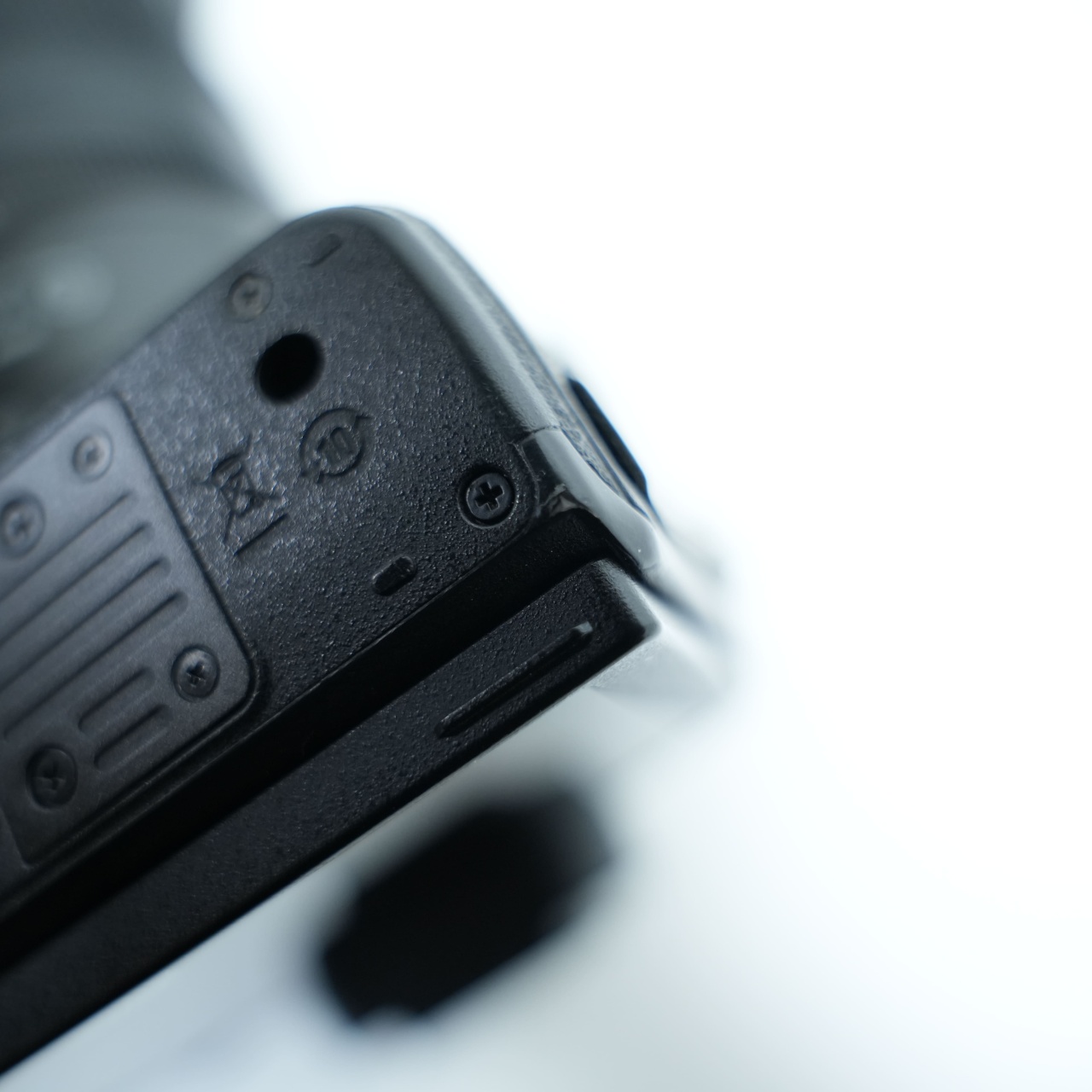 Aparat Foto Nikon Z6, 2 obiective Nikon, Blit Speedelight SB-700 - imagine 7