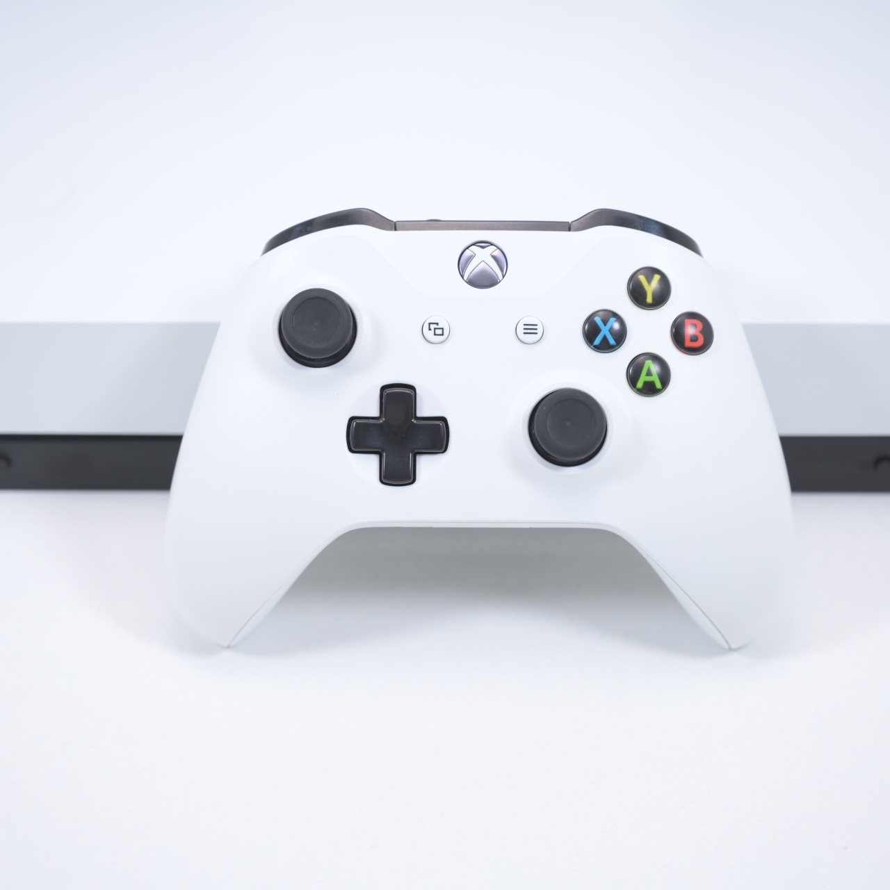 Consola Xbox One X 1TB, 1 maneta