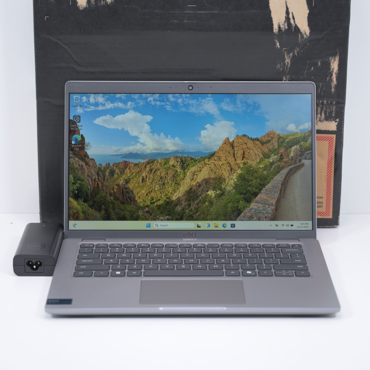 Laptop Dell Latitude 5450, Intel Core Ultra 5 135U, 14", Rezolutie FullHD, 32 GB DDR5, SSD de 512 GB, Intel Graphics - imagine 7