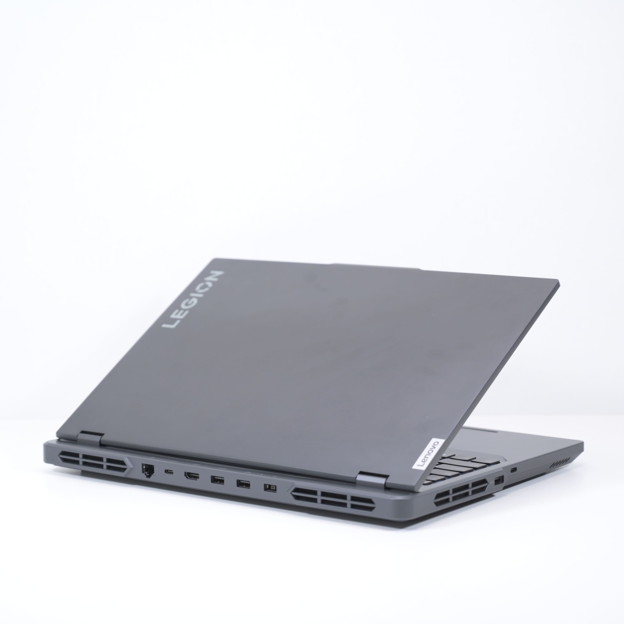 Laptop Lenovo LENOVO Legion Pro 5 16ARX8, AMD Ryzen 7 7745HX, Rezolutie 2560x1600, 16