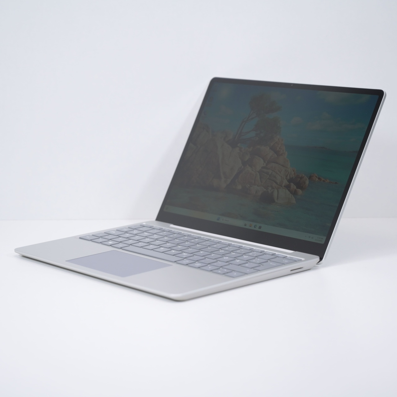 Laptop Microsoft Surface Go Laptop (model 1943), Intel Core i5-1035G1, 12.4\'\', Rezolutie 1536 x 1024, 8 GB DDR4, SSD de 256 GB, Intel UHD Graphics - 1 | YEO