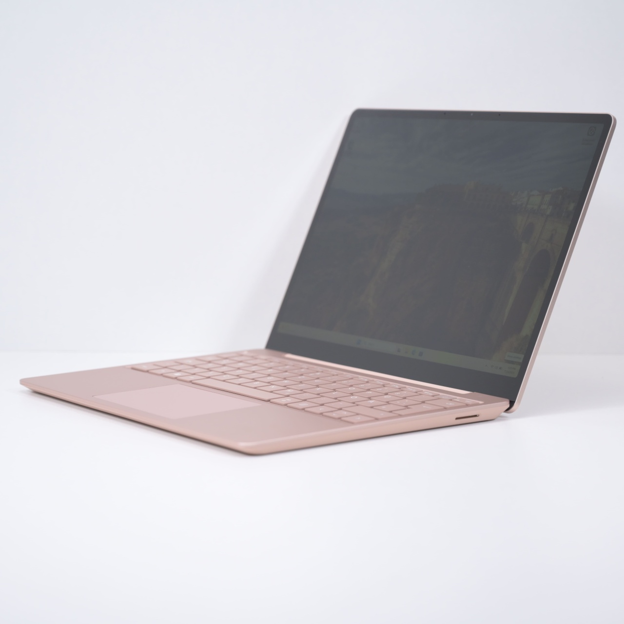 Laptop Microsoft Surface Laptop Go 3 (model 2013), Intel Core i5-1235U, 12.4\'\', Rezolutie 1536 x 1024, Touchscreen, 8 GB DDR5, SSD de 256 GB, Intel Iris Xe Graphics - 2 | YEO
