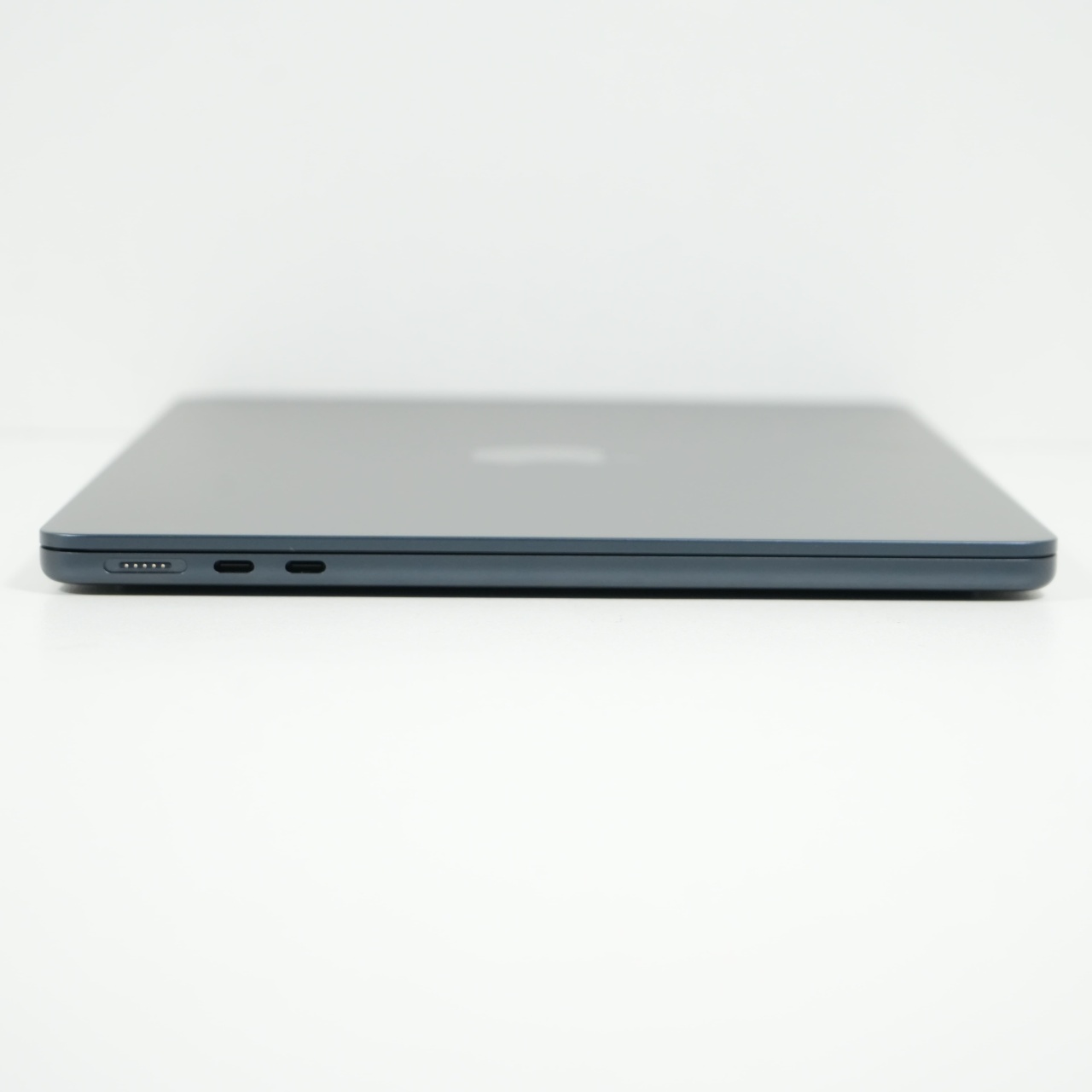 Laptop Apple Macbook Air M3 (A3113), Apple M3, 13.6", Rezolutie 2560 x 1664, 16 GB DDR5, SSD de 256 GB, Apple M3 - imagine 6