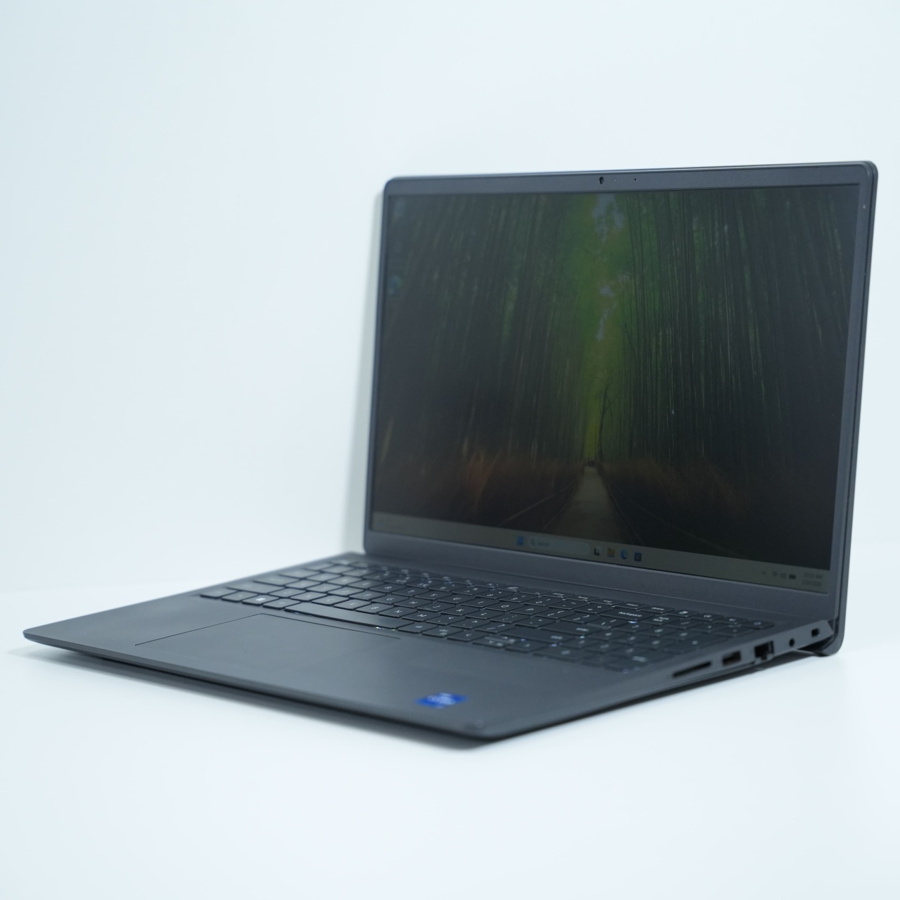 Laptop Dell Vostro 15 3530, Intel Core i7-1355U, Rezolutie FullHD, 15.6", 120Hz, 8 GB DDR4, SSD de 512 GB, Intel UHD Graphics - imagine 2