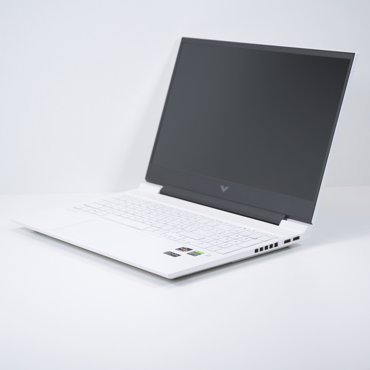 Laptop HP Victus 16-e0008nq, AMD Ryzen 7 5800H, Rezolutie FullHD, 16