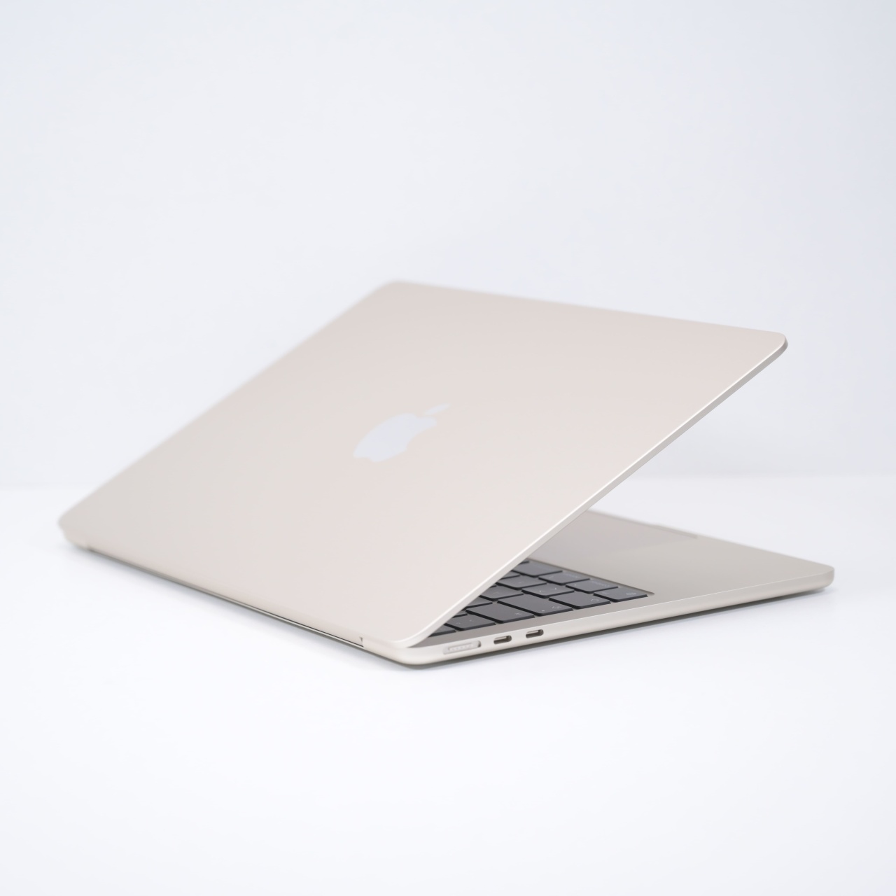 Laptop Apple Macbook Air A2681 (m2, 2022), Apple M2, 13.6