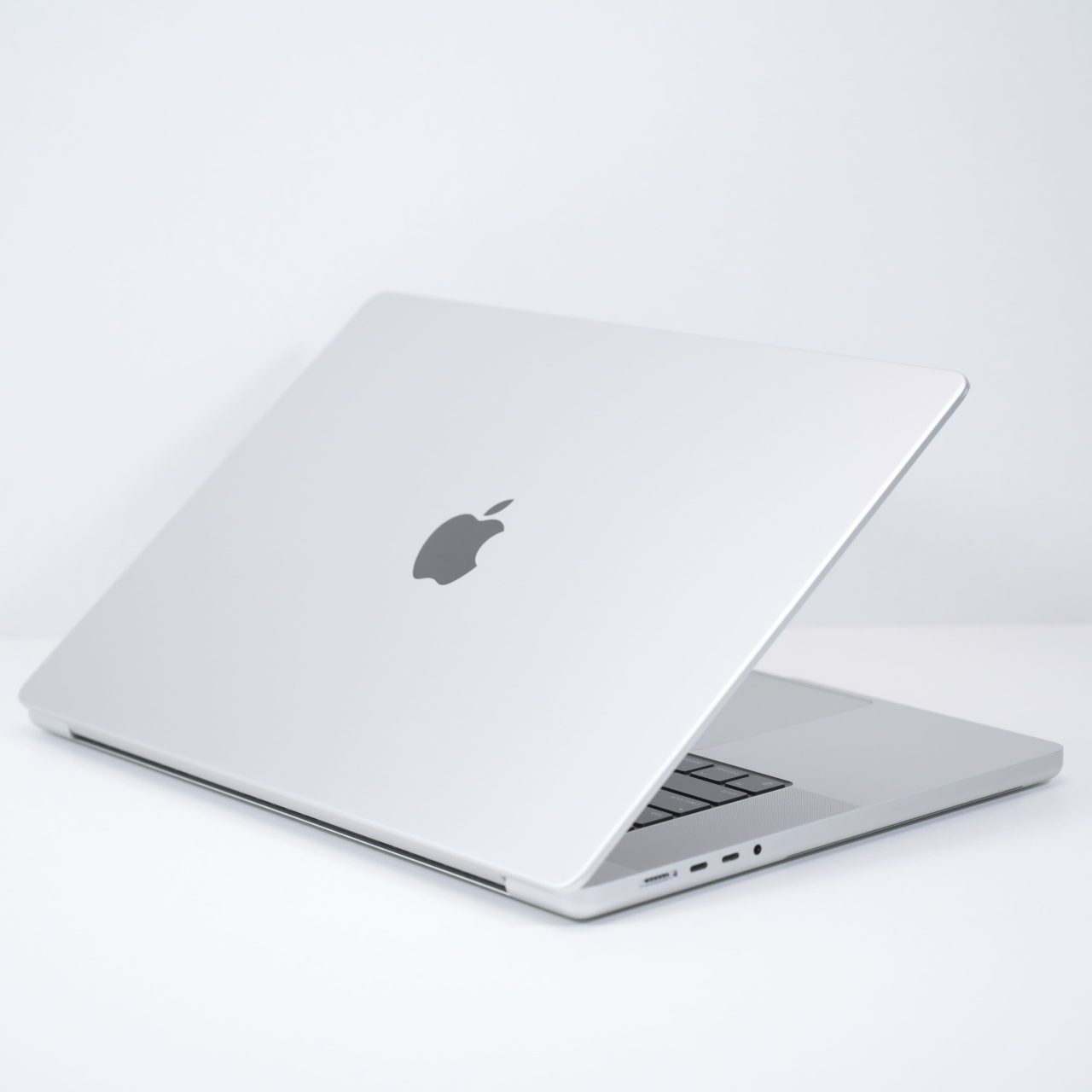 Laptop Apple MacBook Pro A2485 (16-inch, M1 Pro, 2021), Apple M1 Pro, 16