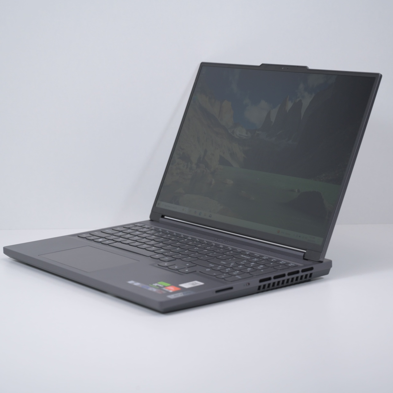 Laptop Lenovo Legion Slim 5 16APH8, AMD Ryzen 5 7640HS, 16