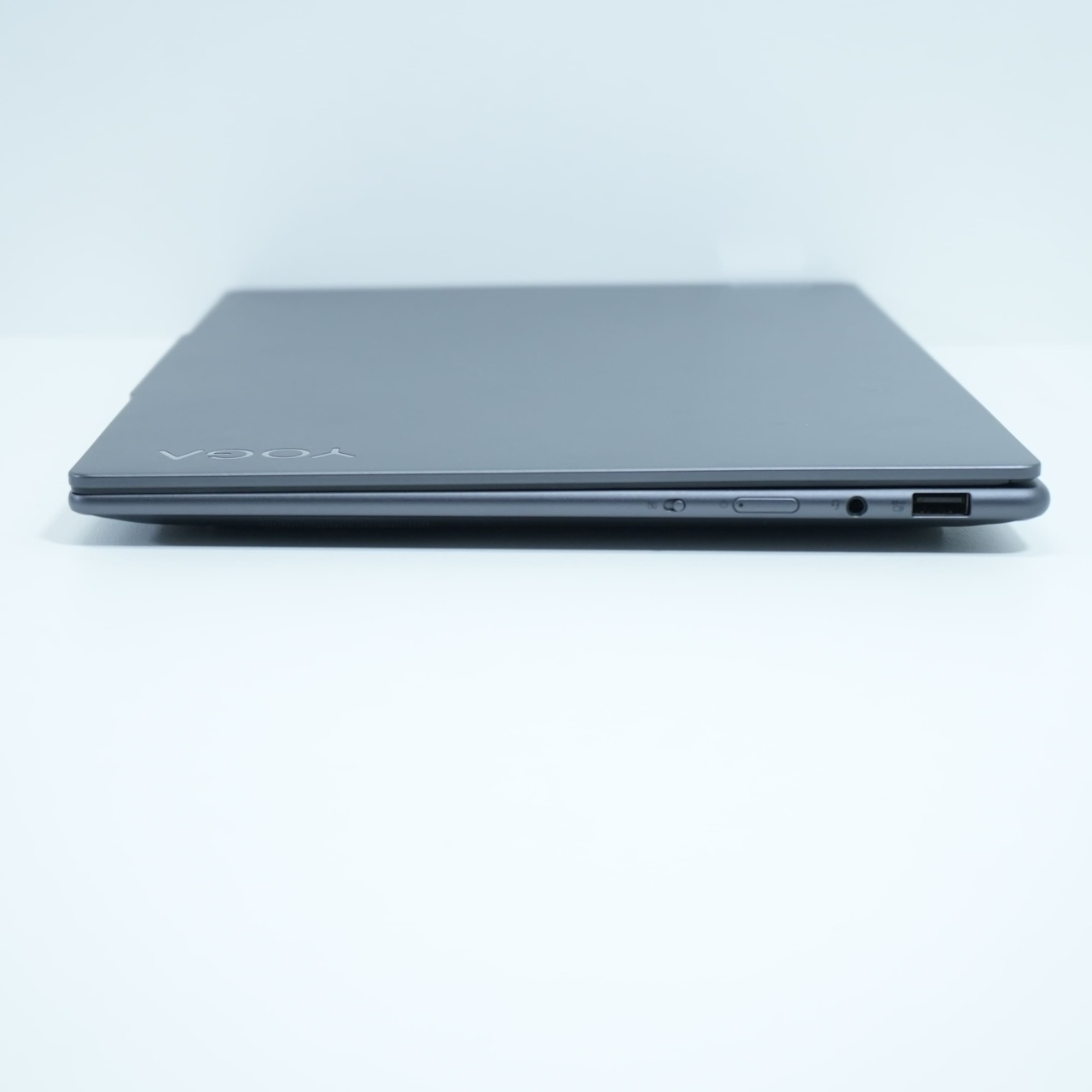 Laptop Lenovo Yoga Pro 7 14aph8, AMD Ryzen 7 7840HS, Rezolutie 2560x1600, 14.5", 32 GB DDR5, SSD de 1 TB, AMD RadeonT 780M - imagine 6