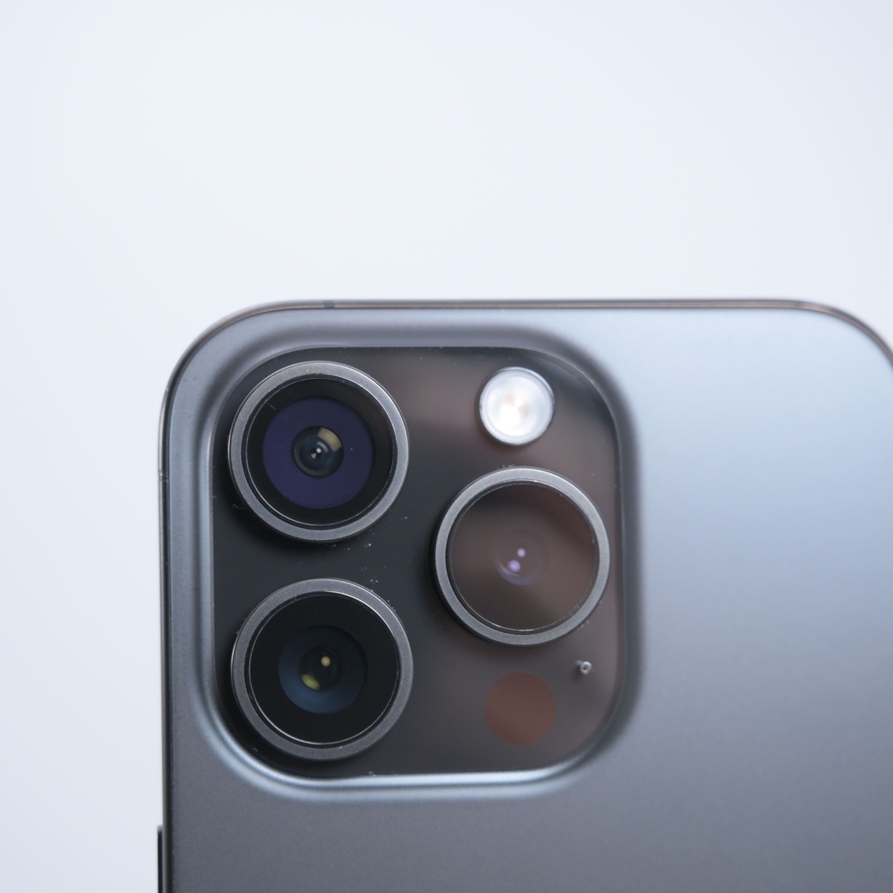 Telefon Apple iPhone 15 Pro 256GB Doar e-SIM, Black Titanium - imagine 7