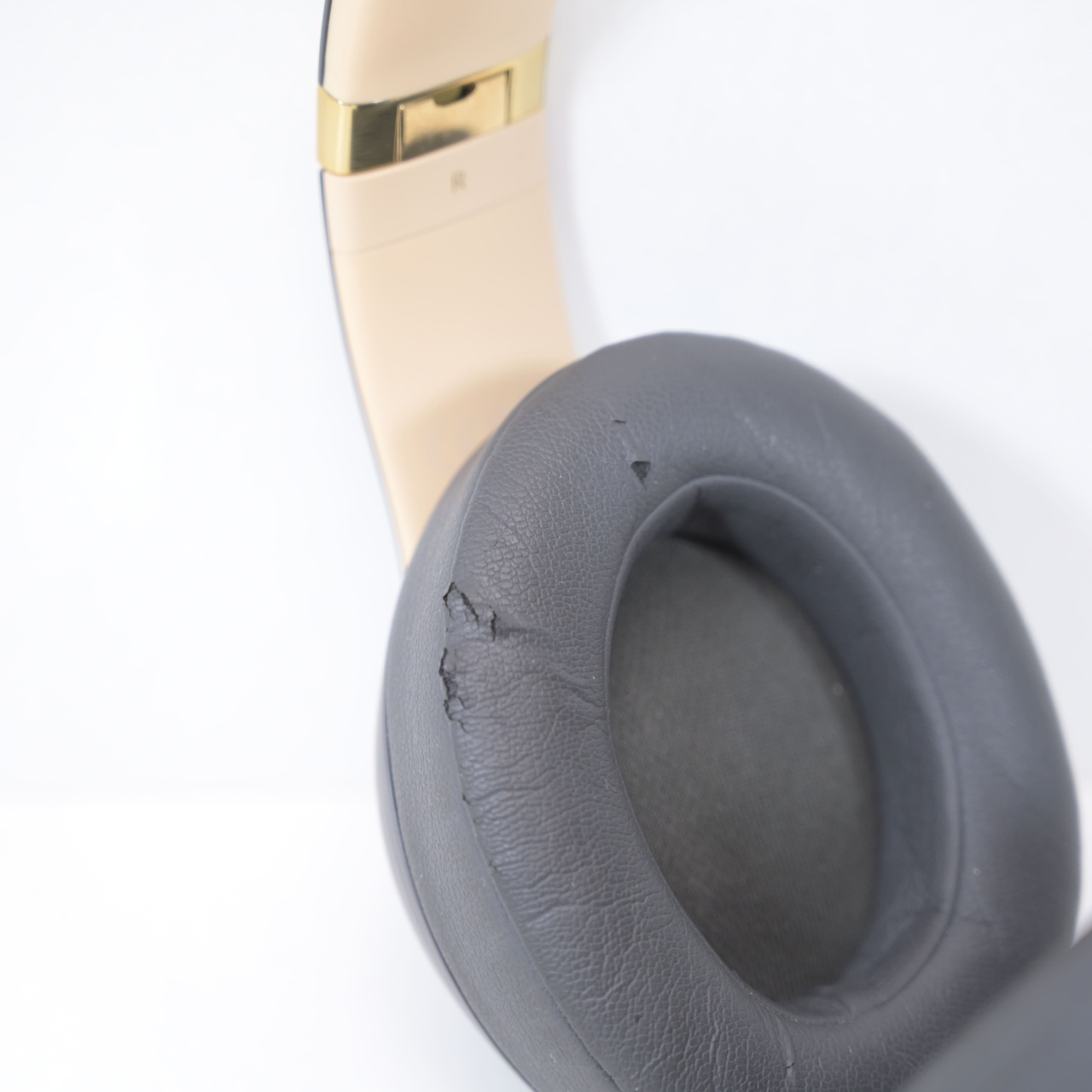 Casti Beats Studio 3 - 4 | YEO