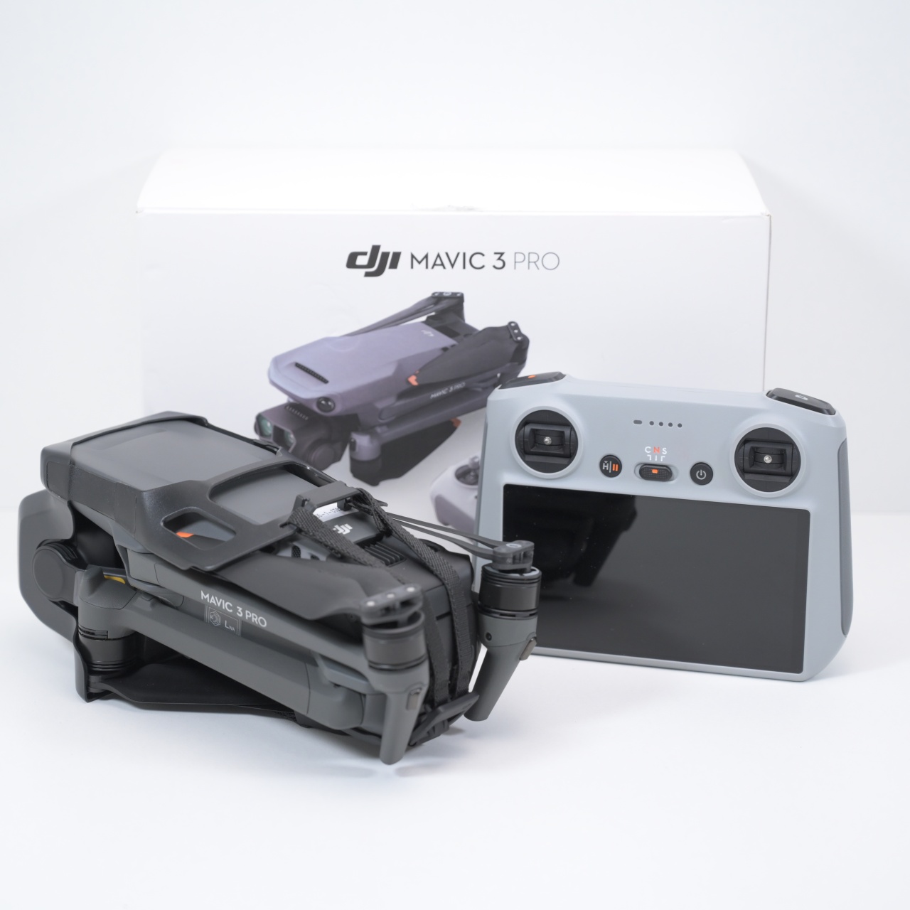 Drona Dji Mavic 3 Pro - 6 | YEO