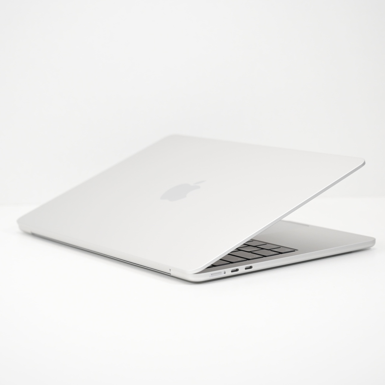 Apple MacBook Air (M2, 2022) 本体 Apple MacBook Air M2 2022 13インチ ノートパソコン