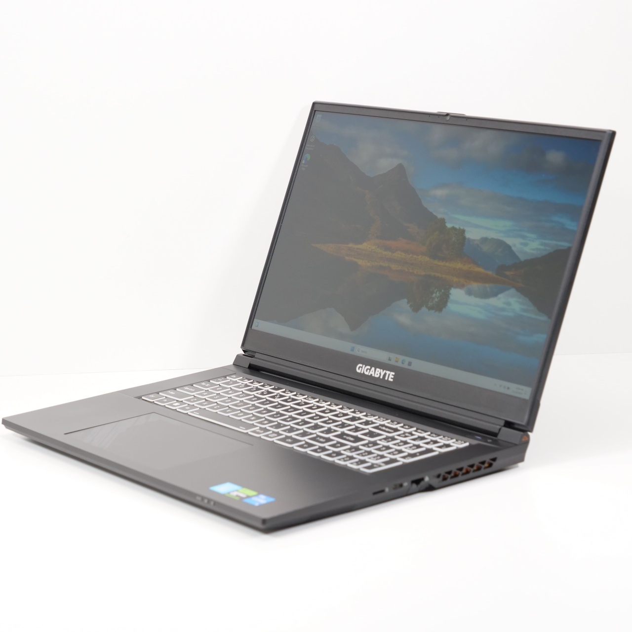 Laptop Gigabyte G7 KF (RC57) - 1 | YEO