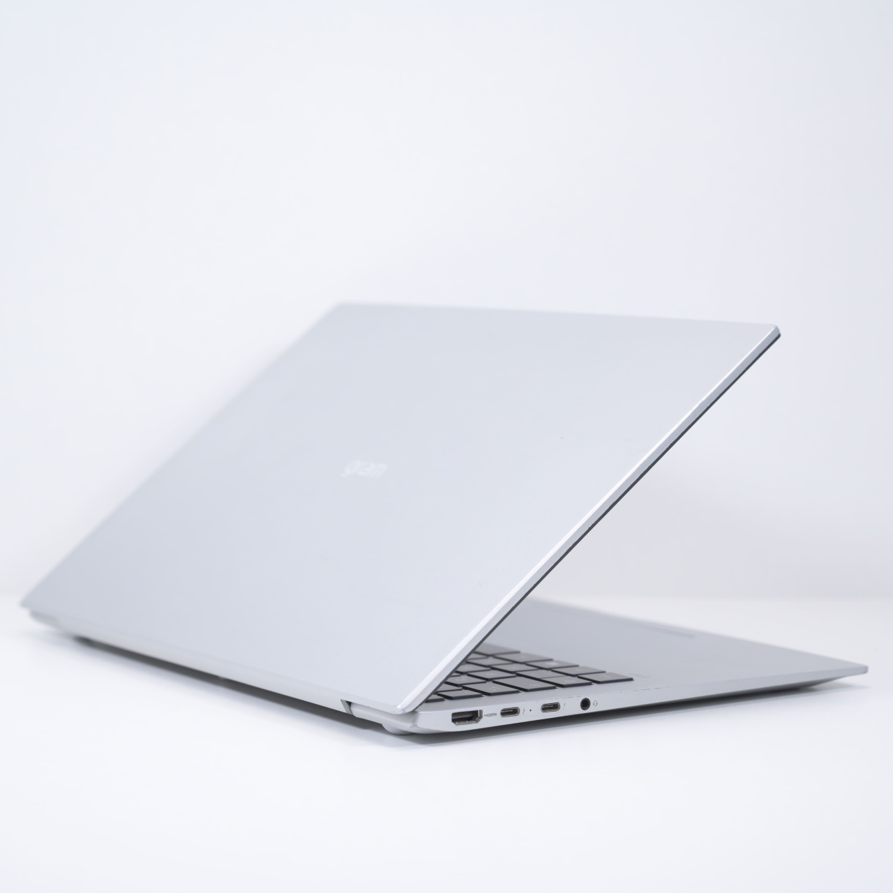 Laptop LG Gram 16Z90P, Intel Core i7-1165G7, 16", Rezolutie 2560x1600, 16 GB DDR4, SSD de 512 GB, Intel Iris Xe Graphics - imagine 2