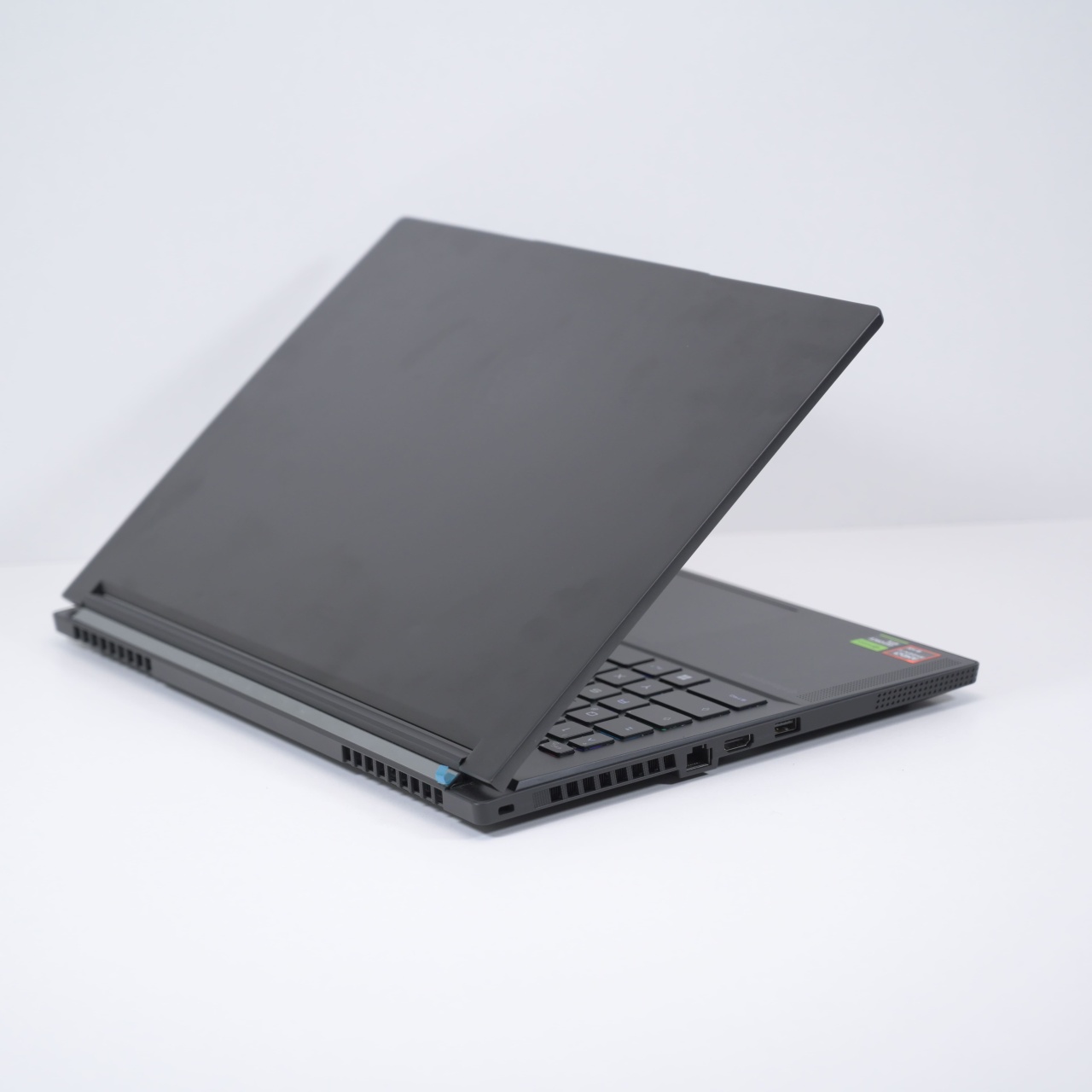 Laptop MSI Stealth A16 AI+ (A3XWHG-044-0015FL-044), AMD Ryzen AI 9 HX 370, 16