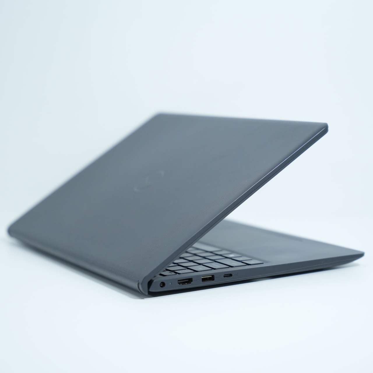 Laptop Dell Vostro 15 3530, Intel Core i7-1355U, Rezolutie FullHD, 15.6", 120Hz, 8 GB DDR4, SSD de 512 GB, Intel UHD Graphics - imagine 3