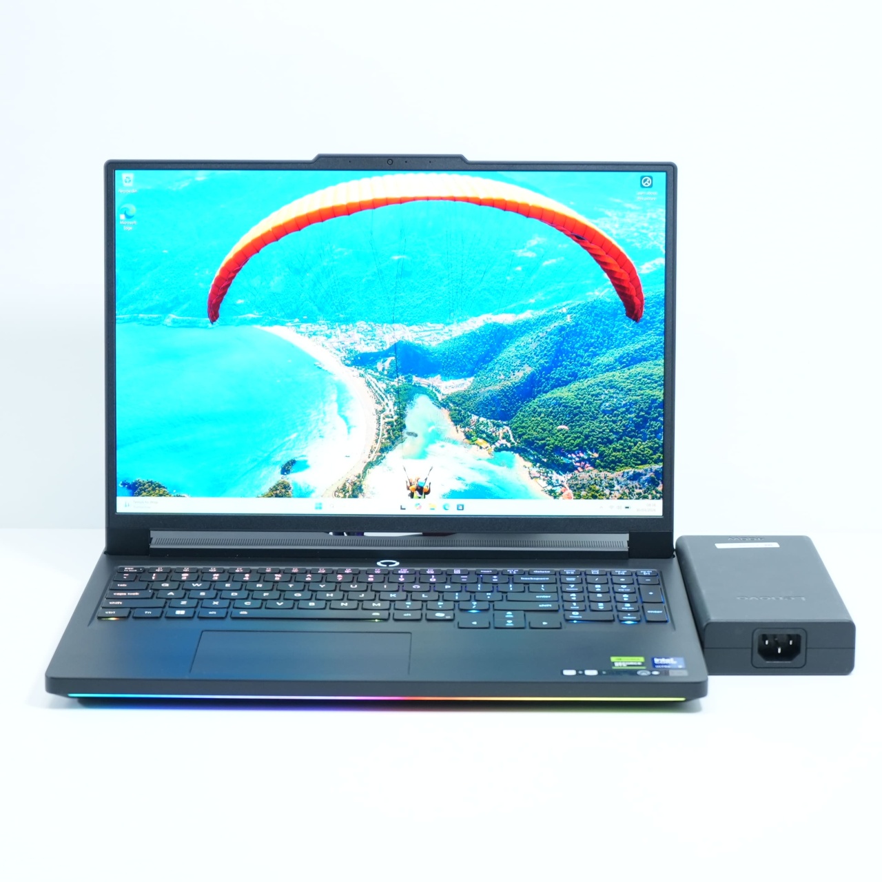 Laptop Lenovo Legion 7 Pro 16IAX10H, Intel Core Ultra 9 275HX, Rezolutie 2560x1600, 16", 240Hz, 32 GB DDR5, SSD de 1 TB, Nvidia GeForce RTX 5070 Ti - imagine 8