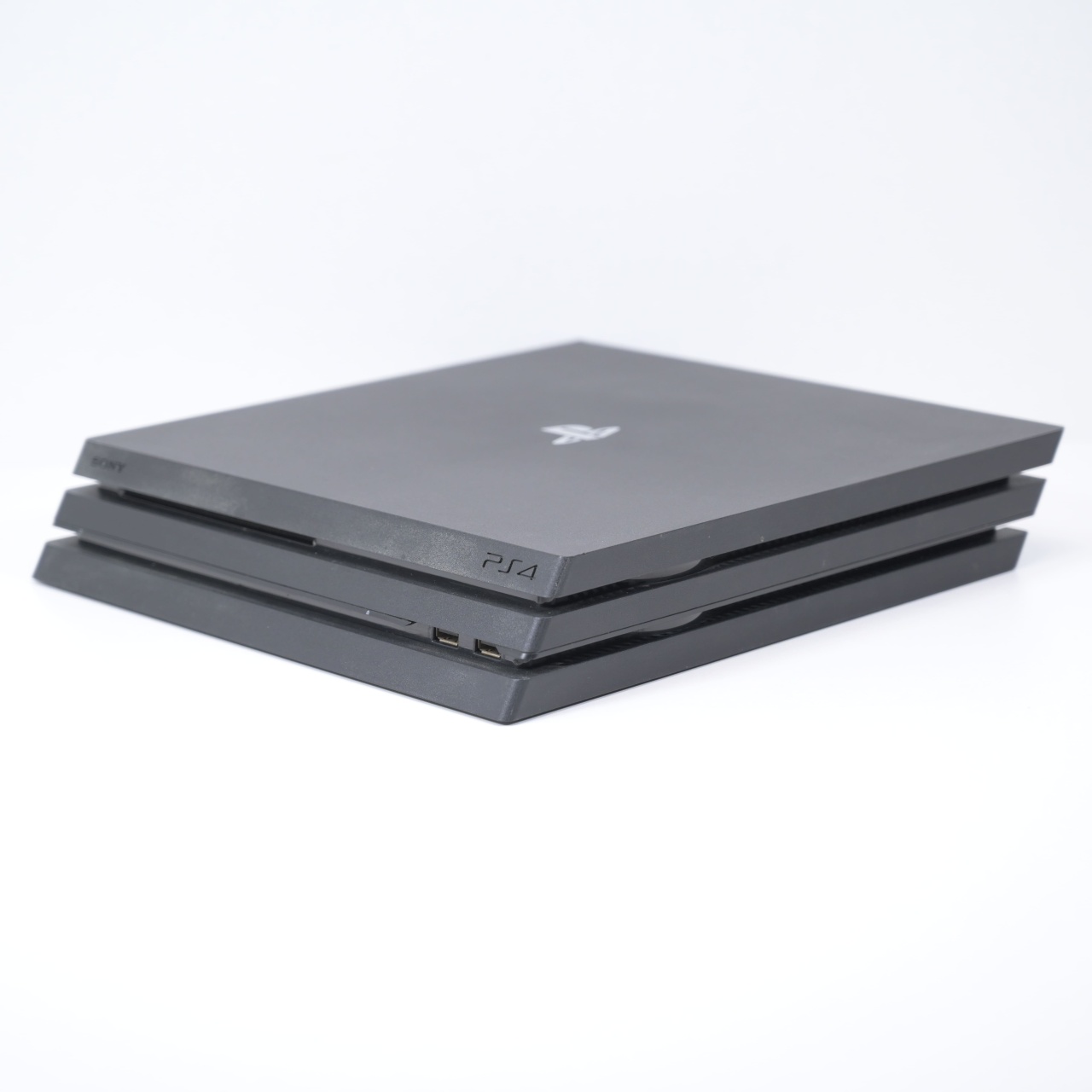 Consola Playstation 4 Pro 1TB, 1 maneta, 1 joc