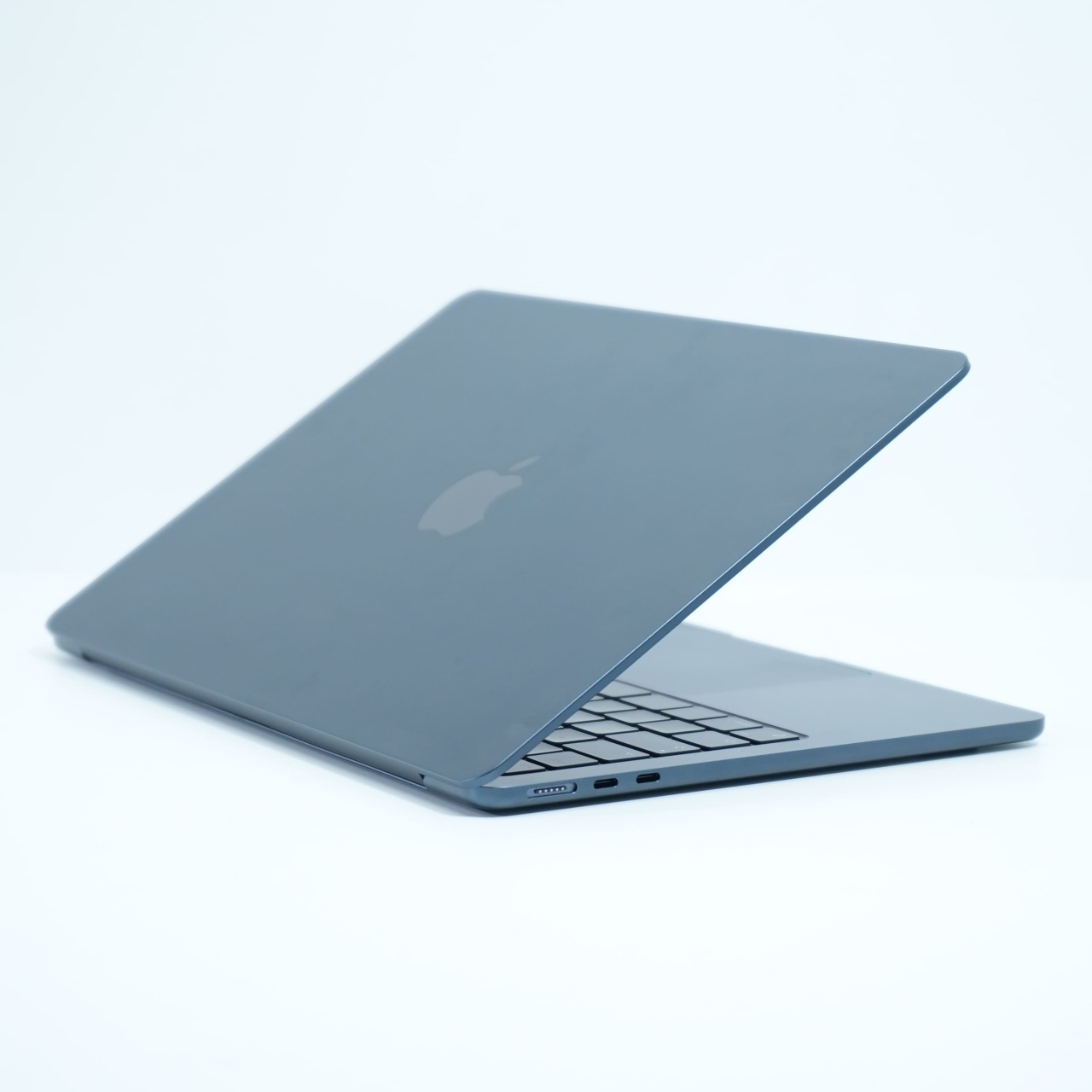 Laptop Apple MacBook Air 13 M2 (2022), Ecran de 13.6", Rezolutie 2560 x 1664, Apple M2, 256GB, Apple M2 - imagine 3