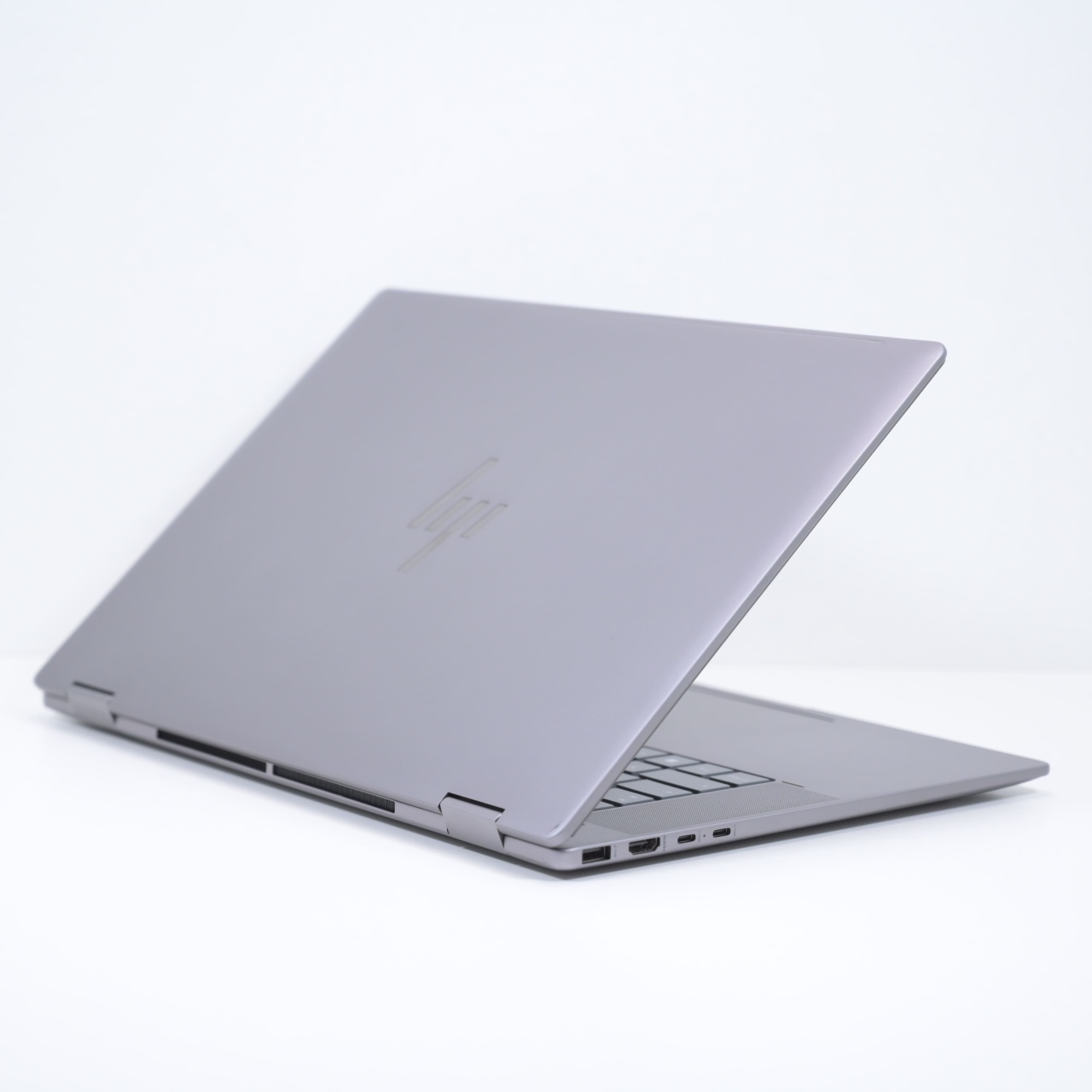 Laptop HP Envy 16-ad0770ng, AMD Ryzen 7 8840HS, 16", Rezolutie 2K, Touchscreen, 16 GB DDR5, SSD de 1 TB, AMD Radeon Graphics - imagine 3