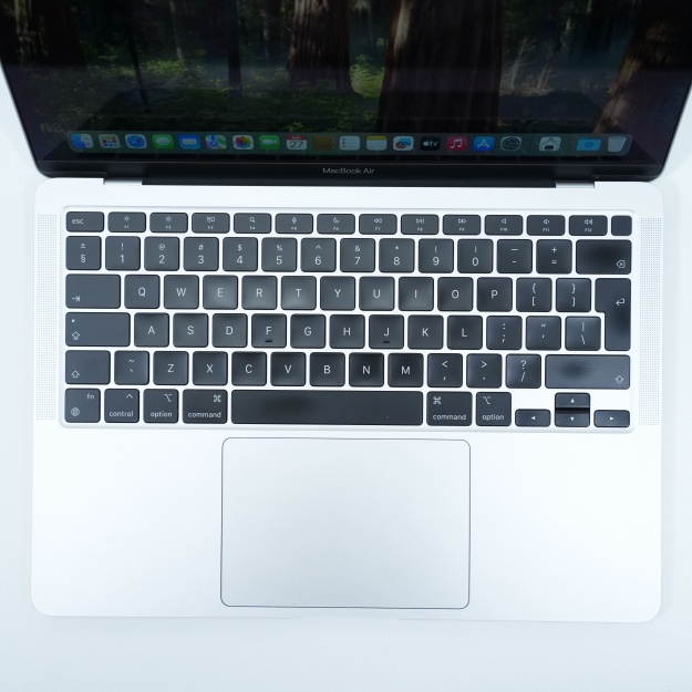 Laptop Apple MacBook Air 13 M1 (2020), Ecran de 13.3