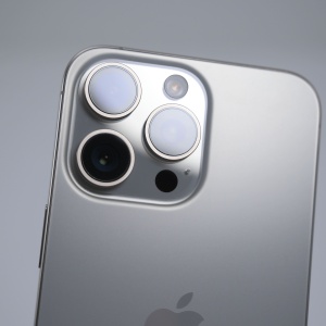 iPhone 15 Pro Max  512GB Apple iPhone 15 Pro Max Telefon Mobil 512GB White Titanium-F64.ro