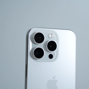 iPhone15pro 128GB ホワイト　SIMフリー ムスビー｜iPhone 15Pro 128GB ホワイト 国内版 SIMフリー送料無料