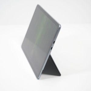 Tableta Microsoft Surface Pro 12" (2110), Snapdragon X Plus, Rezolutie 2196 x 1464, 12'', Touchscreen, 16 GB DDR5, SSD de 512 GB, Qualcomm Adreno X1-45 - Img 4