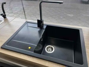 Akcijski set: Sudopera Dr. Gans Tehno 760 i slavina Adell Lento – Crna boja