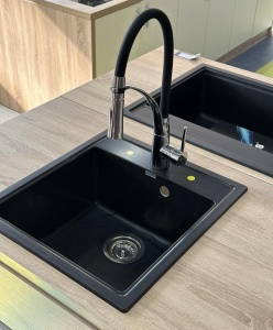 Granitna sudopera Nika 470 sa tuš slavinom – Kompletan set za vašu kuhinju