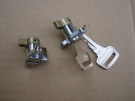 BULTACO METRALLA MK2 KIT LOCK KEYS TOOL BOX FOR 2 LOCKS - Img 2