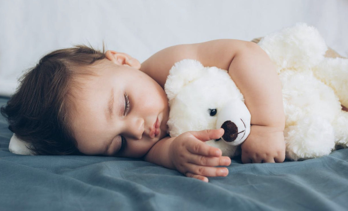 Mâncarea magică pentru somn: 15 alimente care pot fi soluția la problemele de insomnie ale copilului tău