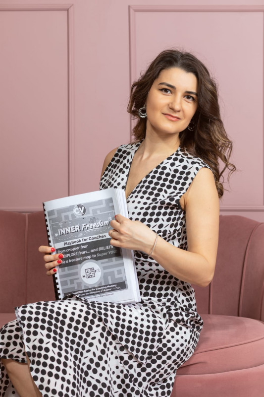 Laura Manole - Coach și formator - Inteligența emoțională la mame