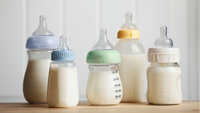 Cati ml de lapte mananca un bebelus?