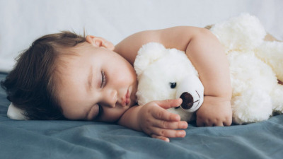 Mâncarea magică pentru somn: 15 alimente care pot fi soluția la problemele de insomnie ale copilului tău