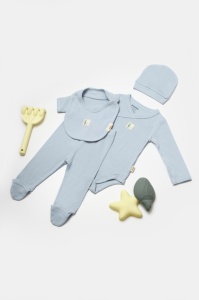 Set 4 piese:body, pantaloni, baveta si caciulita Bamboo, bleu, BabyCosy, 50% bumbac+50%bambus