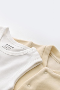 Set Broscuta cu salopeta si body din 80%bumbac organic si 20% poliester - Crem, Baby Cosy