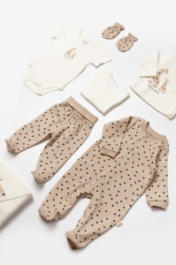 Set de 10 piese pentru nou nascut, 100% bumbac organic, Giraffe, BabyCosy