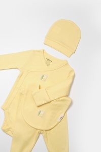 Set 4 piese:body, pantaloni, baveta si caciulita Bamboo, galben, BabyCosy, 50% bumbac+50%bambus