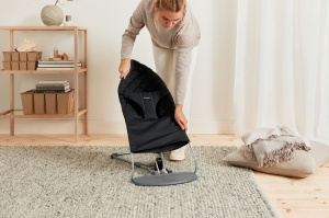 BabyBjorn - Balansoar Bliss Black din tesatura matlasata cu aspect Clasic - Img 2