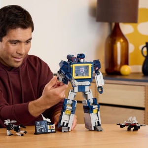 LEGO ICONS TRANSFORMERS SOUNDWAVE 10358 - Img 4