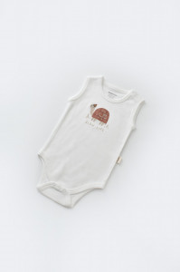 Set Broscuta cu salopeta si body din 80%bumbac organic si 20% poliester - Caramiziu, Baby Cosy