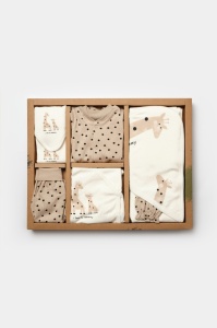 Set de 10 piese pentru nou nascut, 100% bumbac organic, Giraffe, BabyCosy