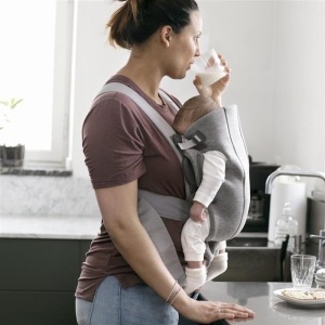 BabyBjorn - Marsupiu anatomic Mini, cu pozitii multiple de purtare, Light Grey, 3D Jersey - Img 4