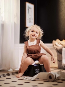 BabyBjorn - Olita cu protectie spate Potty Chair Black/White - Img 2